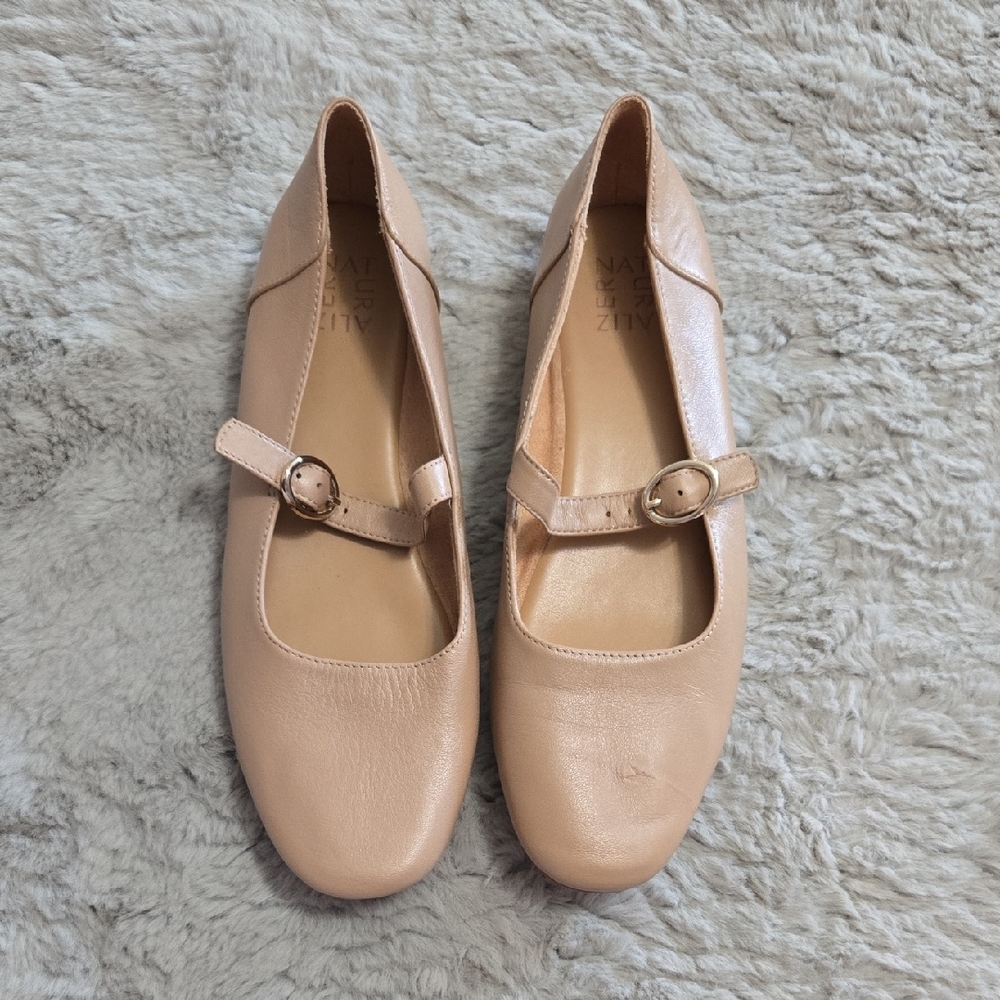 NATURALIZER Nude Mary Jane Leather Flats - size 10 wide